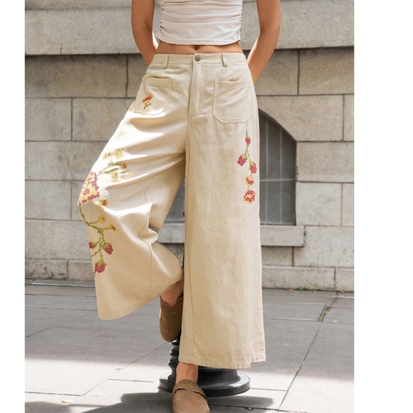 Boho Floral Embroidered Wide leg Cropped Jeans - Picture 1 of 6